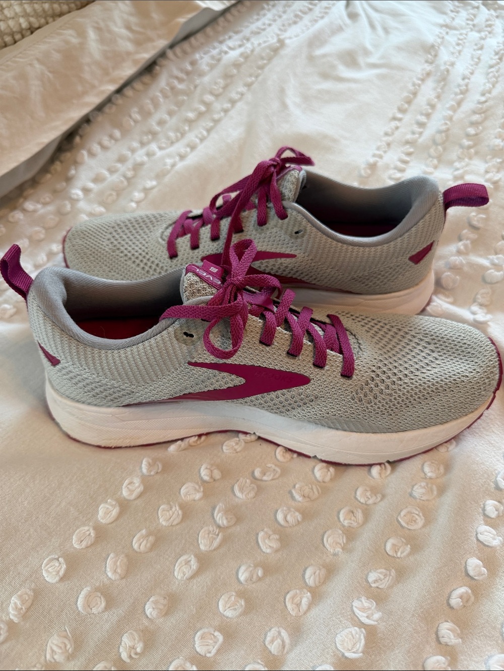 Brooks Revel 5 women’s athletic shoes, magenta, gray, and white sz 9 - Picture 4 of 10